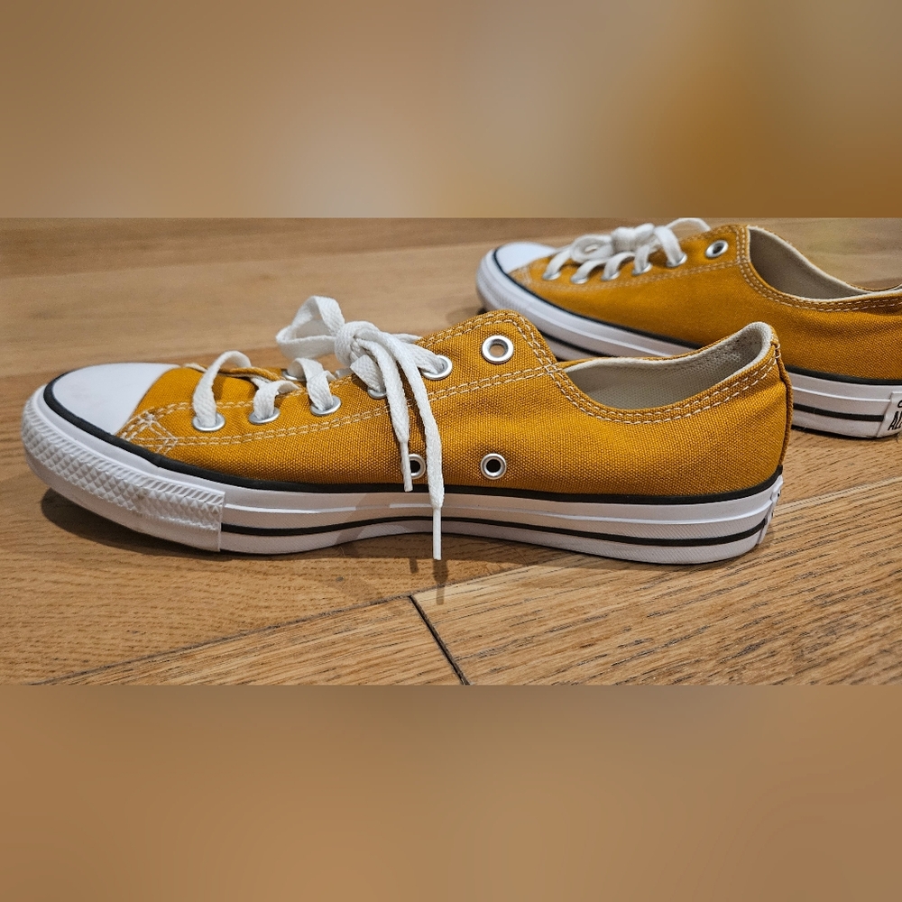 Converse Chuck Taylor All Star Saffron Yellow Sneakers - Unisex Women's 9.5 - Picture 5 of 16